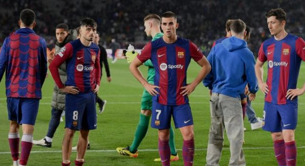 Barcelona 1-4 PSG,Xavi zdenerwowany „złym” sędzią